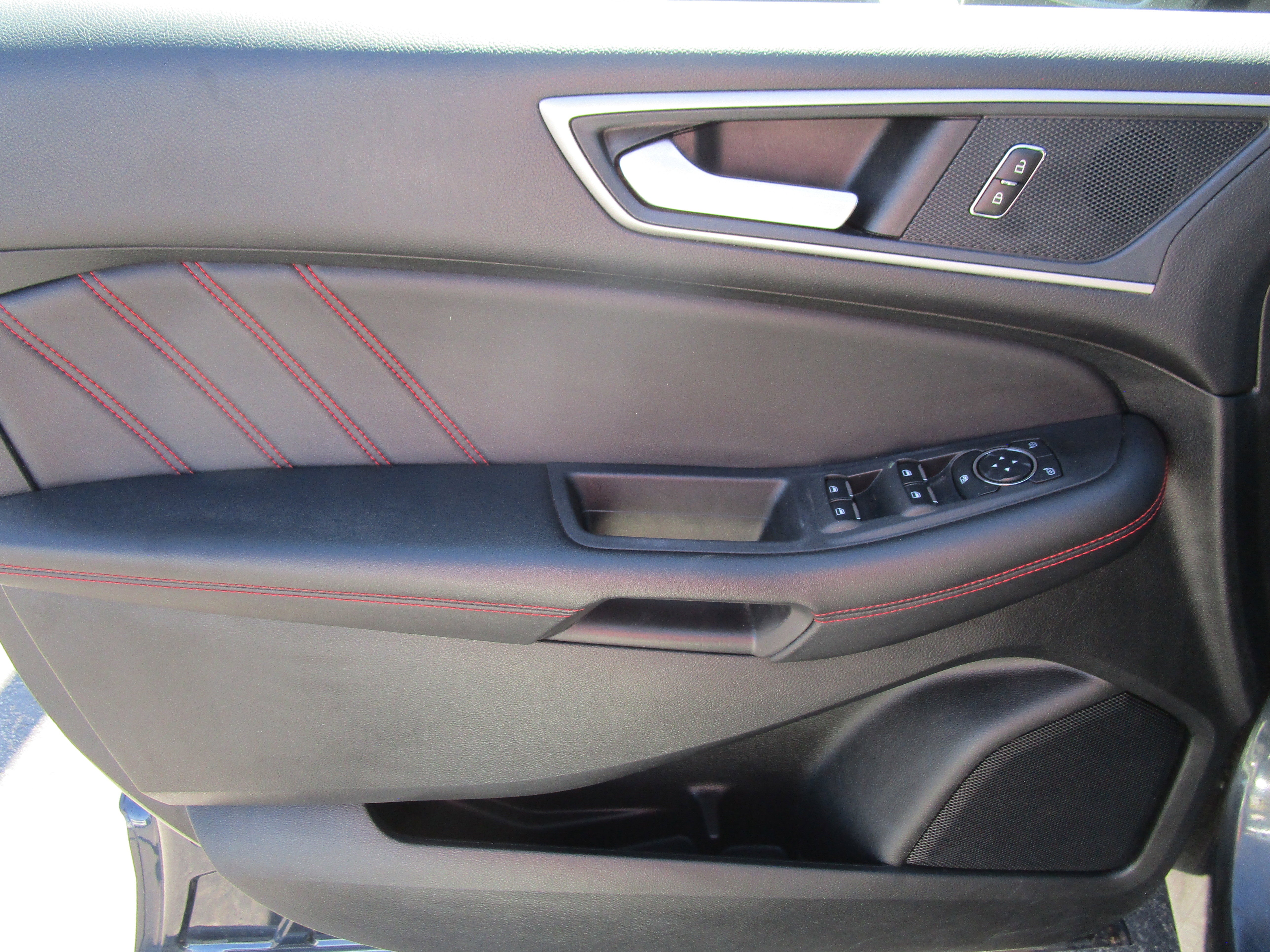 2023 Ford Edge — detail view