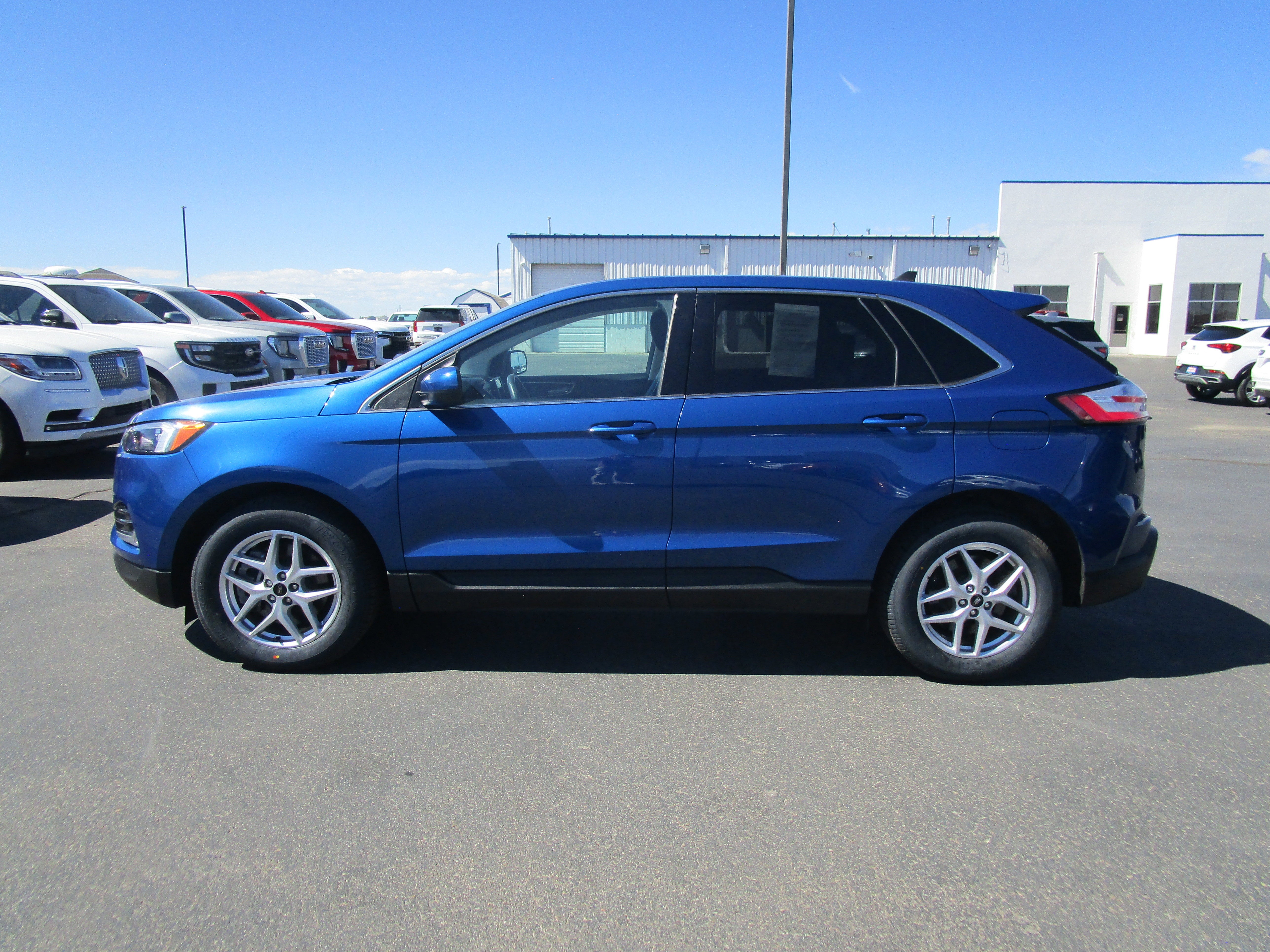 2023 Ford Edge — side profile view