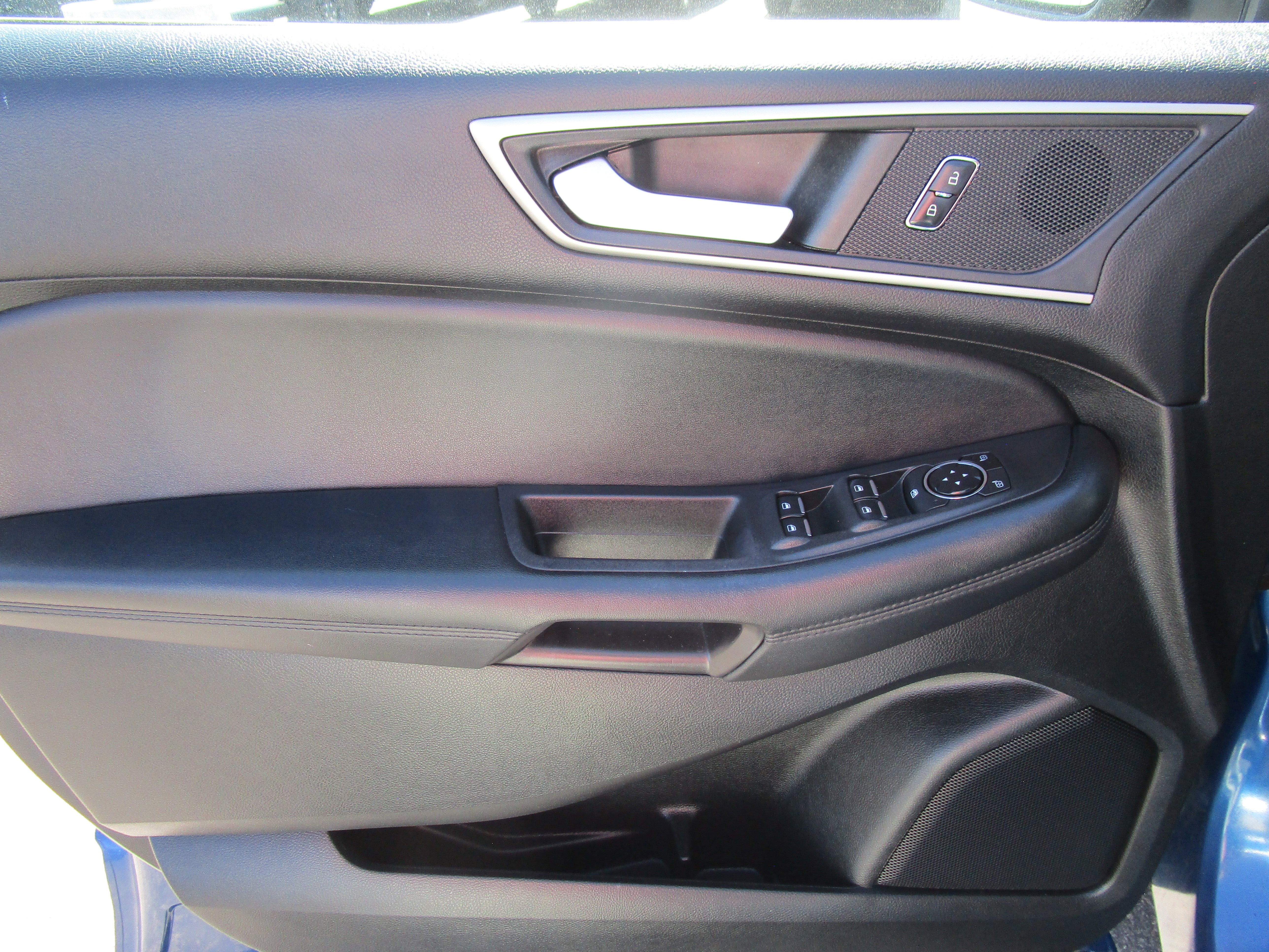 2023 Ford Edge — detail view